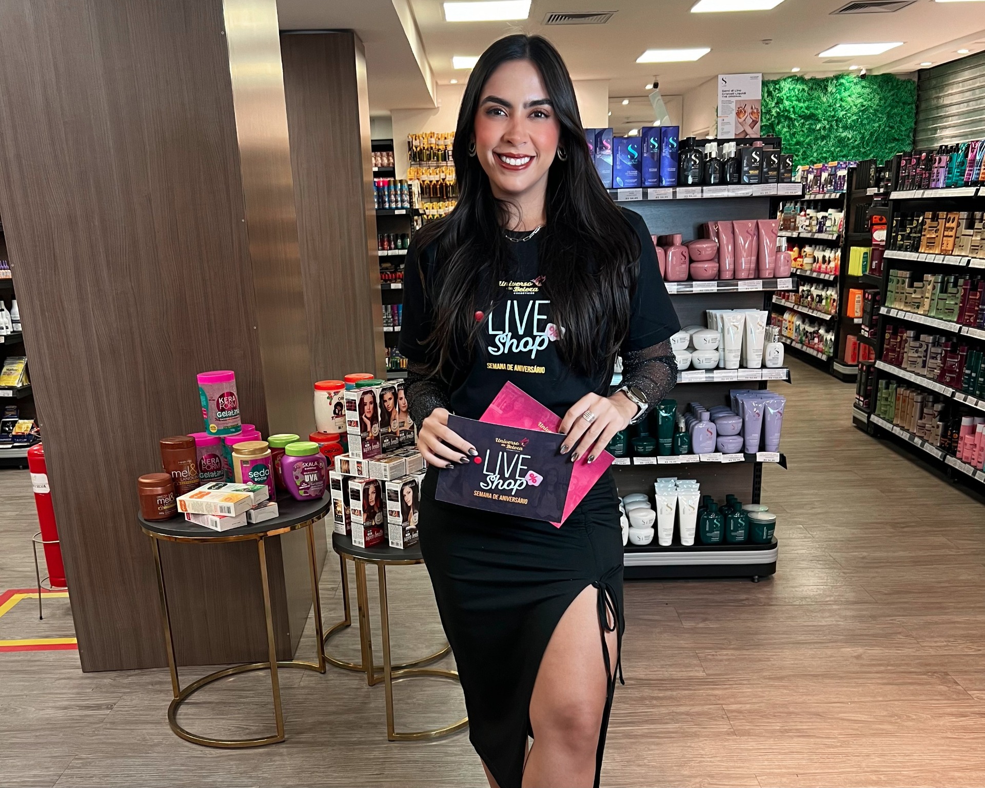 Comunicadora oficial das Lojas Universo da Beleza